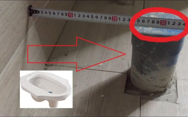 Khoảng cách đặt ống bồn cầu cách tường tối thiểu là khoảng 300mm (tức 30cm)