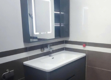Dự Án Lắp Đặt Bộ Tủ Chậu Lavabo Kèm Tủ Gương LED Cho Chị Hồng Tại Quận 10